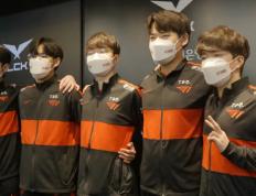 开云体育下载-LGD碾压SHR，Faker团战一打五激烈交锋四强赛，留下经典瞬间的简单介绍