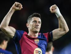 开云体育登录-巴塞罗那中场多次点名英超豪门