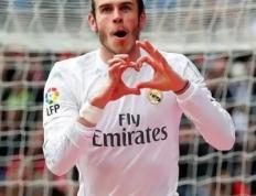 开云体育平台APP-足球比赛中球员展现出色技术技巧