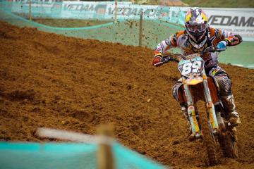 开云官网-当高卢雄鸡遇上药厂攻势，卡塞米罗的铁闸如何在一场隔空对决中颠覆想象