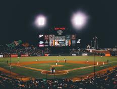 开云平台-英超争冠之夜，莱万的利刃，如何三度刺穿寂静长夜