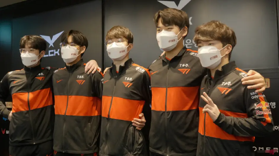 开云体育下载-LGD碾压SHR，Faker团战一打五激烈交锋四强赛，留下经典瞬间的简单介绍