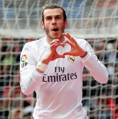 开云体育平台APP-足球比赛中球员展现出色技术技巧