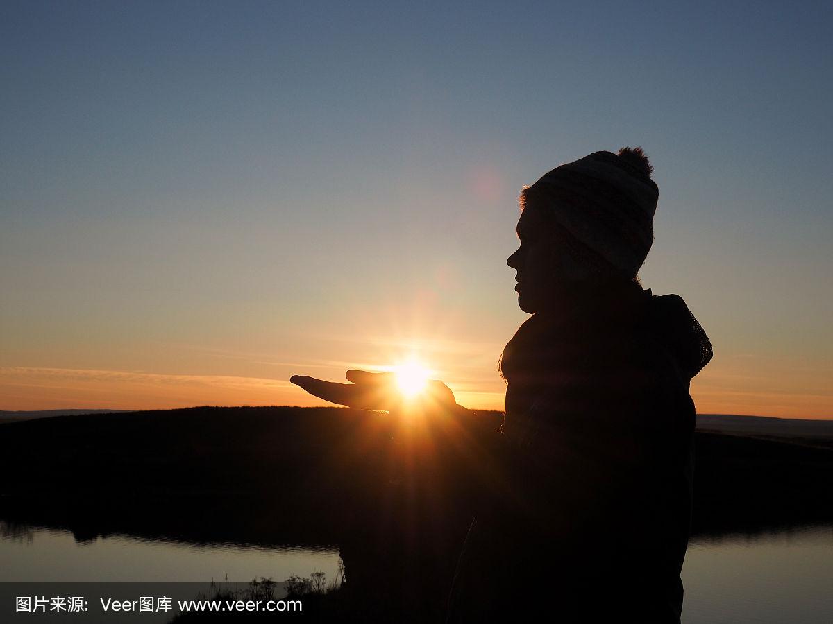 开云体育官方网站-包含夺冠者欣喜苦尽甘来，准备衔接下一个挑战的词条