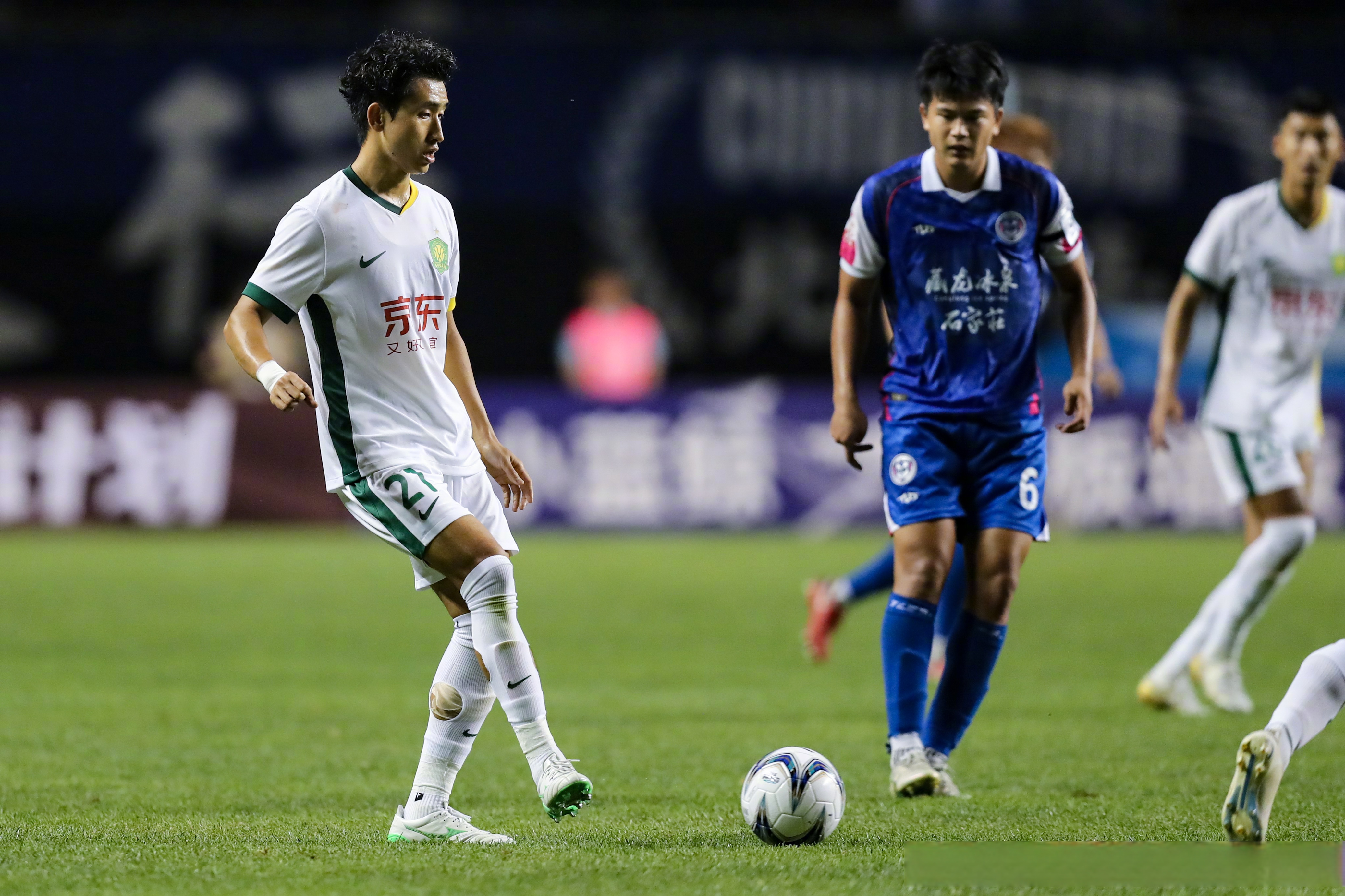 开云体育官网-北京国安客场逆转河北华夏，取得胜利