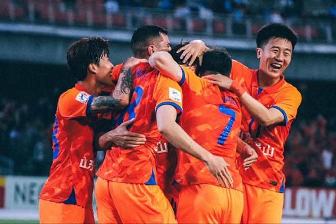 开云体育官网-山东鲁能苦战双方互有来回，最终险胜对手