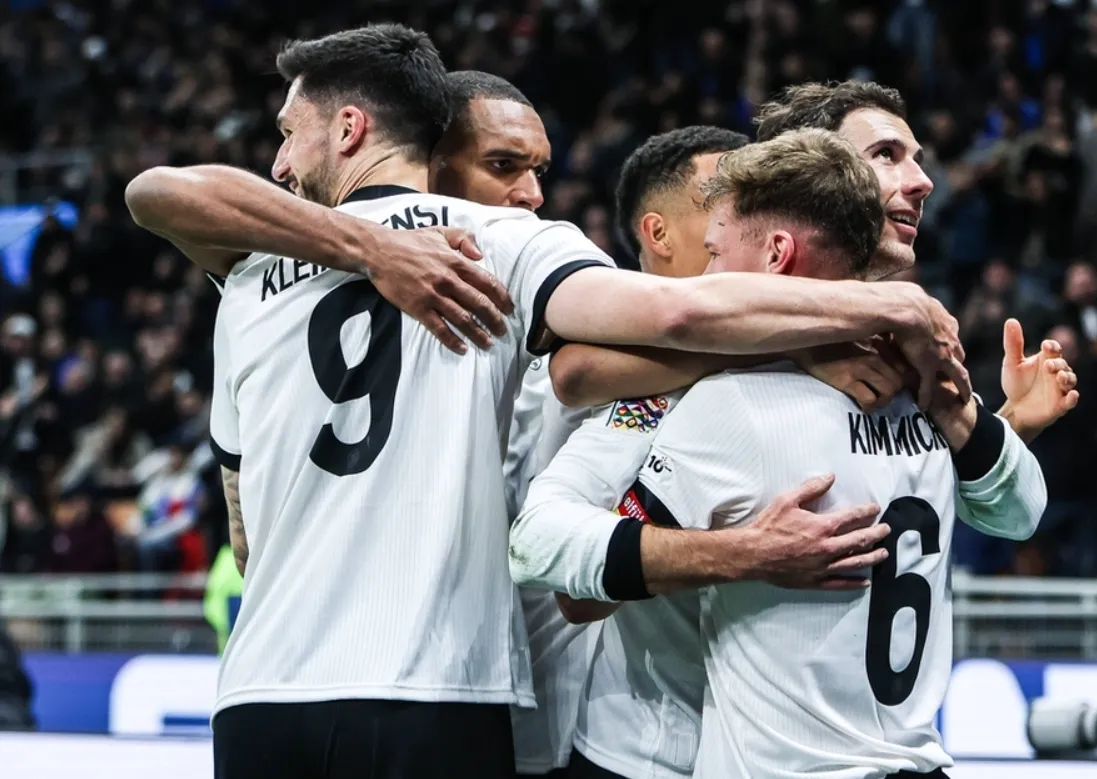 开云体育入口-冰岛队在激战中战胜荷兰，晋级欧国联四弥