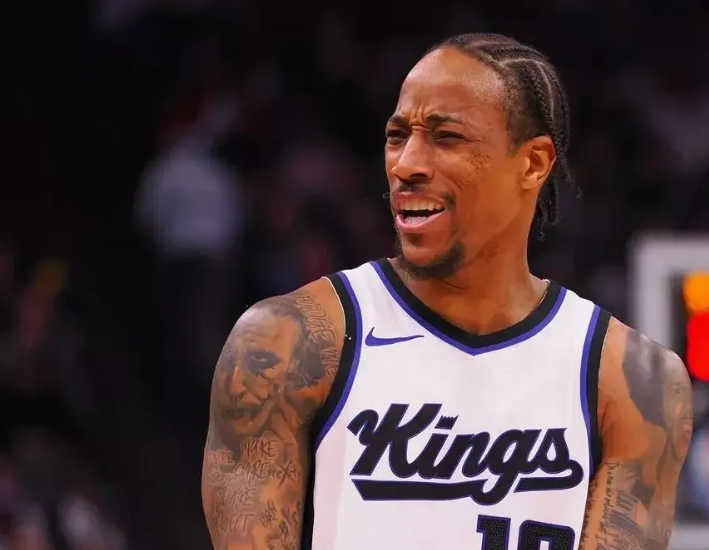 开云体育平台APP-关于马刺大胜灰熊：德罗赞送出完美表现的信息