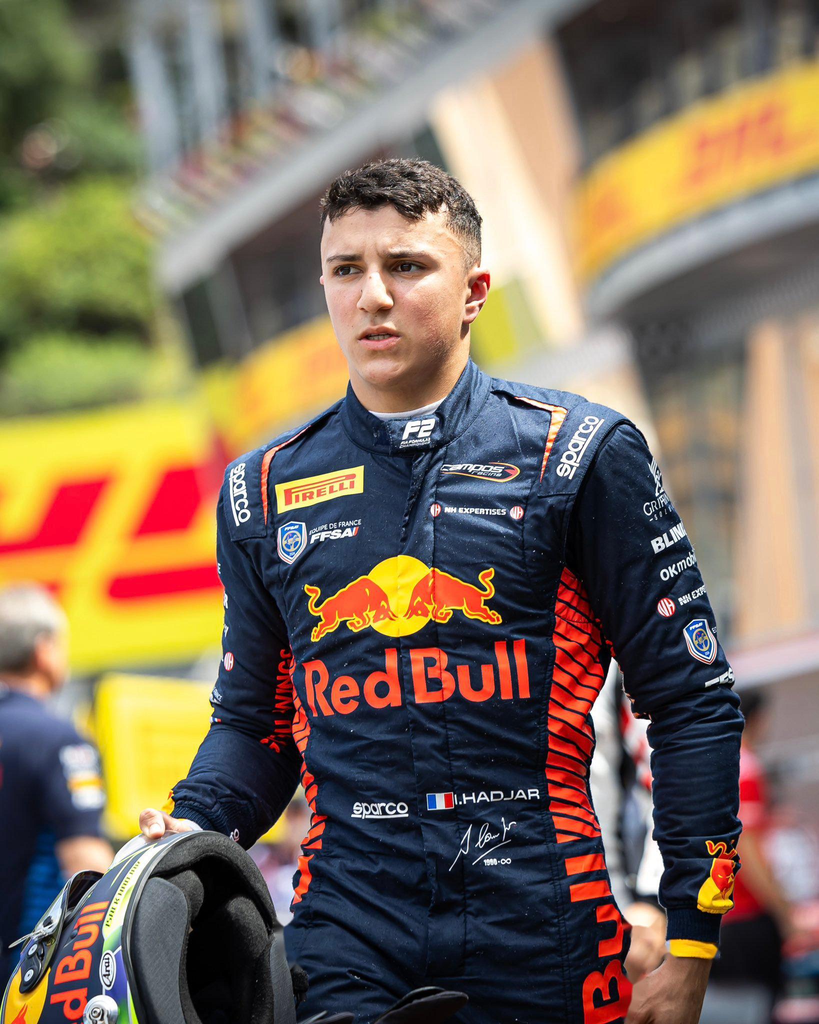 开云体育APP下载-关于梅赛德斯逆转红牛二队,佩雷兹统治全场的信息