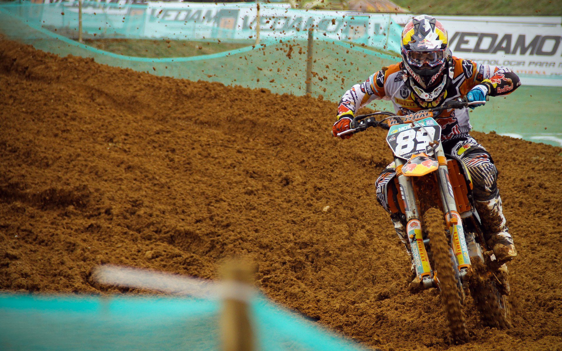 开云官网-当高卢雄鸡遇上药厂攻势，卡塞米罗的铁闸如何在一场隔空对决中颠覆想象