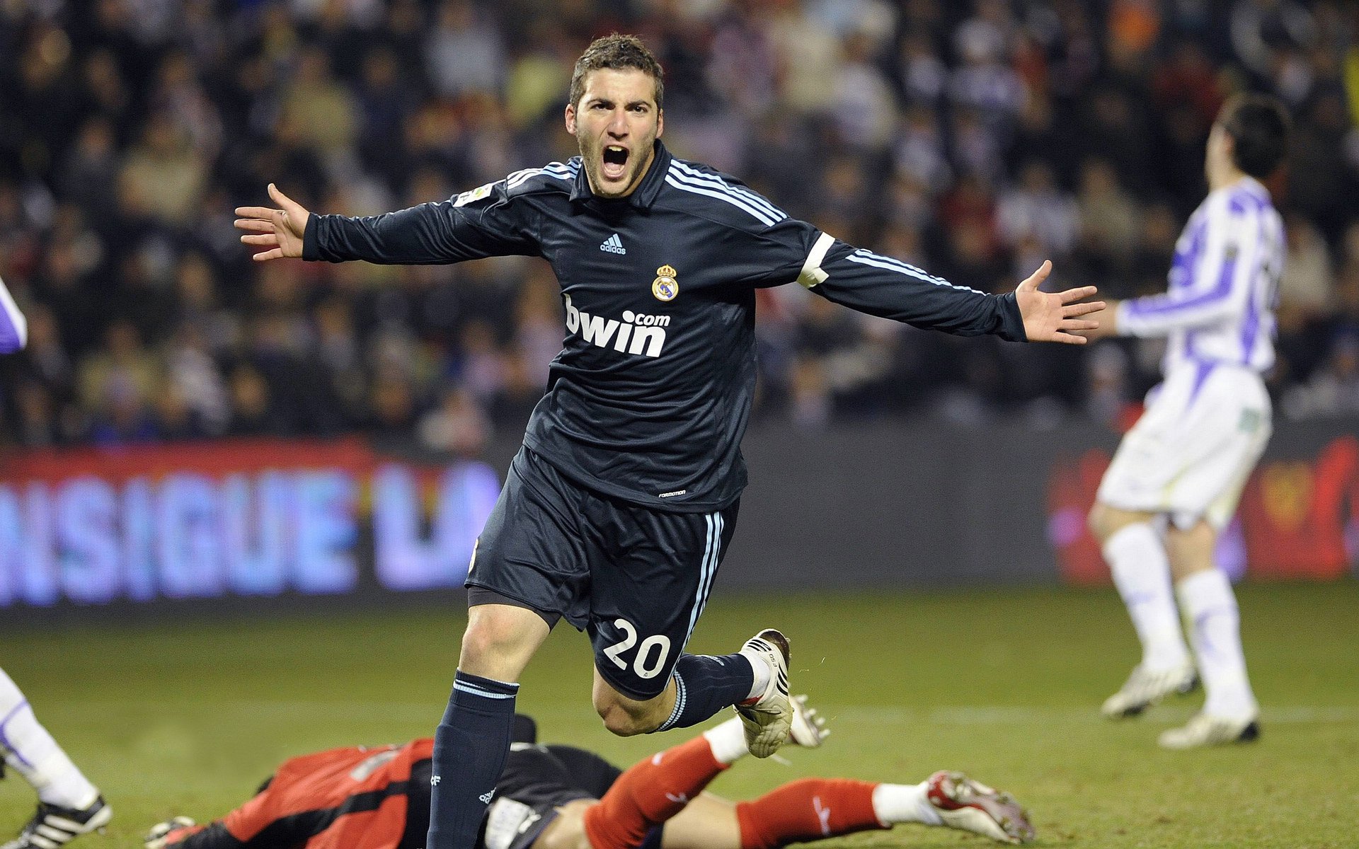 开云体育官方网站-平行时空的战术棋局,马竞铁血防守与迪马利亚的破局艺术